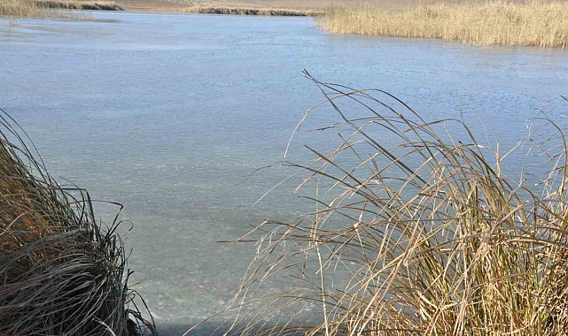 Kars'ta soğuktan Lavaş Gölü dondu