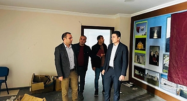 Kaymakam Partal, tadilata alınan kütüphaneyi inceledi