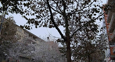 Kırşehir’de tipi etkili oldu, ekipler yolları açık tutmaya çalışıyor