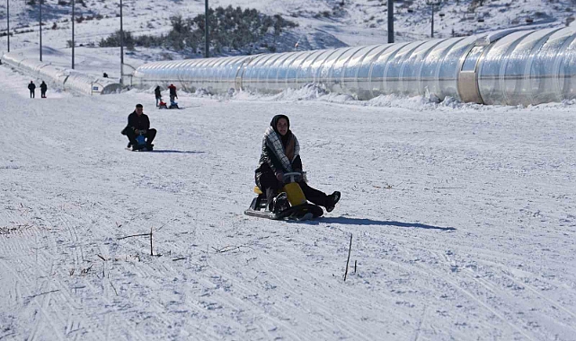 Kış sporlarının yıldızı sezonu açtı