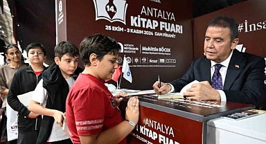 Kitap Fuarı’nda yerel yazarlar okurlarıyla buluşuyor