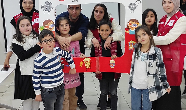 Kızılay Ağrı Gönüllüleri, Çocuklarla Sinema Gününde Buluştu