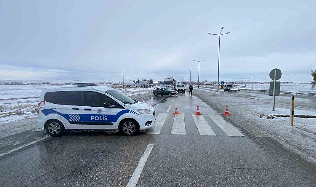 Konya’da kar yağışı ve tipi ulaşımı etkiliyor