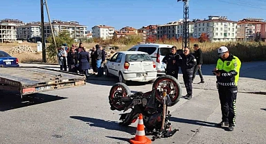 Konya’da motosiklet otomobile çarptı: 1 yaralı