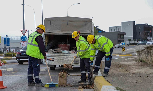 Kuvvetli yağışa karşı ekipler sahada