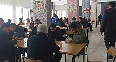 Mahsur kalan 450 yolcu ilçede misafir edildi
