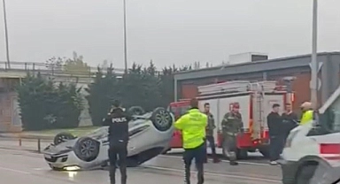 Makas atarken, kaza yapıp 250 metre savruldu, taksiye binip firar etti