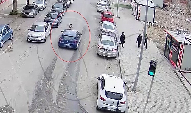 Malatya'da otomobilin küçük çocuğa çarpma anı kamerada