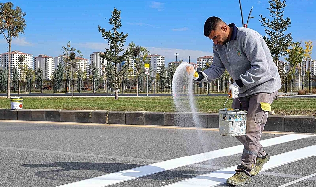 Malatya'da, trafik güvenliği için 920 bin metre yol çizgi çalışması yapıldı