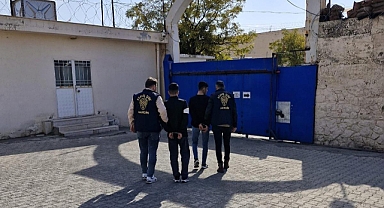 Mardin’de araçlarda hırsızlık yapan 3 zanlı tutuklandı