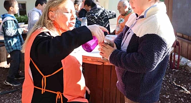 Marmaris’te minik eller toprakla buluştu
