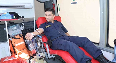 Mersin’de jandarmadan kan bağışına destek