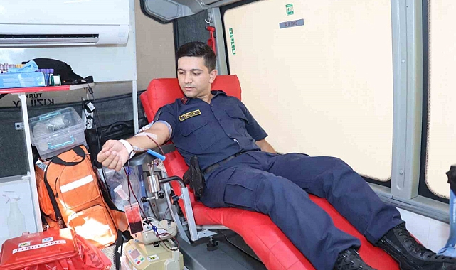Mersin’de jandarmadan kan bağışına destek