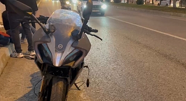 Motosiklet ile otomobil çarpıştı: 1 yaralı