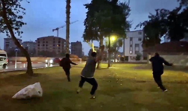 Müezzin ve cemaati camiye sokmayan eli bıçaklı şahıs tutuklandı