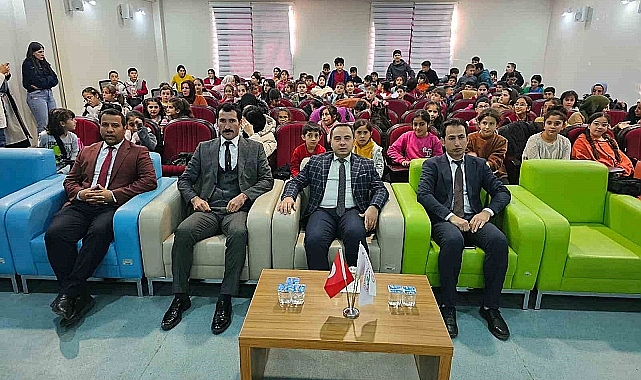 Van'ın Muradiye ilçesin de 'Filistin' temalı sinema etkinliği