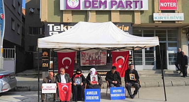 Muş’ta ailelerin evlat nöbeti sürüyor