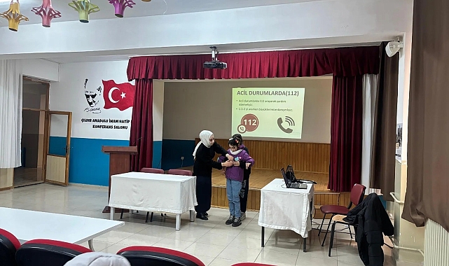 Öğrencilere ilk yardım ve sağlık eğitimi verildi
