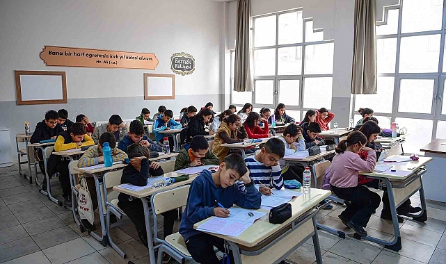 Öğrencilere ödüllü deneme sınavı yapıldı Maltyada