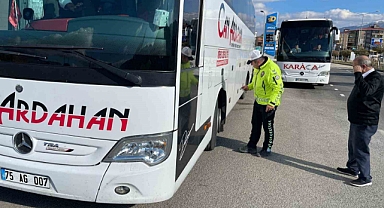Oltu polisinden kış lastiği kontrolü