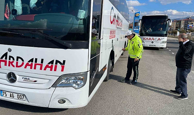 Oltu polisinden kış lastiği kontrolü