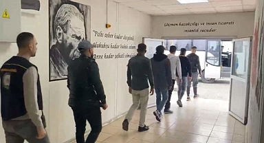 Osmaniye’de durdurulan otobüste 6 kaçak göçmen yakalandı