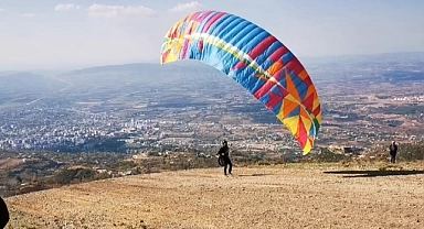 Osmaniye’de yamaç paraşütü festivali düzenlendi