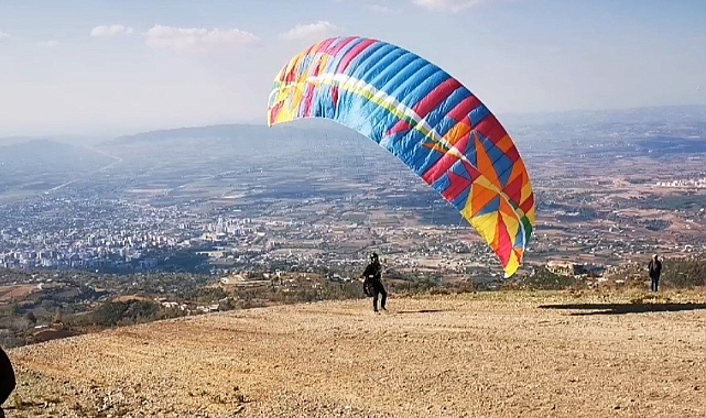 Osmaniye’de yamaç paraşütü festivali düzenlendi