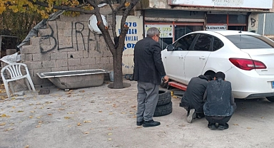 Oto lastikçilerde kış lastiği yoğunluğu