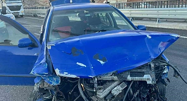 Otomobil bariyerlere çarptı: 2 yaralı