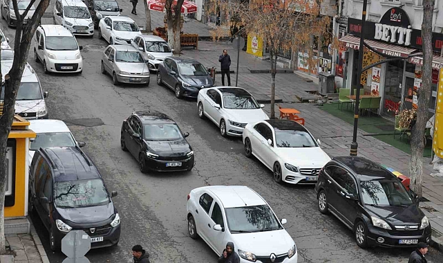 Park sorunu büyüyor! Kars'ta trafiğe kayıtlı araç sayısı 50 bine ulaştı