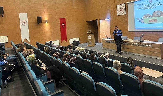 Polis "Kadına Yönelik Şiddetle Mücadele" gününde kadınlarla bir araya geldi