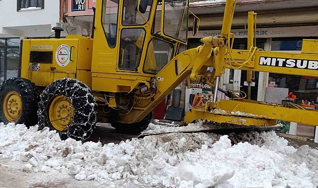 Posof ilçesinde karla mücadele çalışması başlatıldı