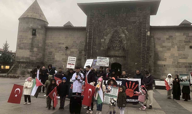 Sağlık çalışanları protestolarını 52'ncü haftada sürdürdü