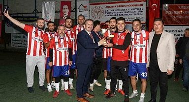 ’Sağlık için sahadayız’ turnuvasının galibi Tıp Fakültesi oldu