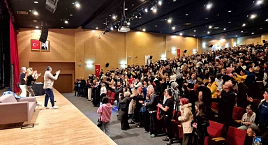 Sancaktepe Belediyesi, çocukları ve yetişkinleri tiyatroyla buluşturmaya devam ediyor