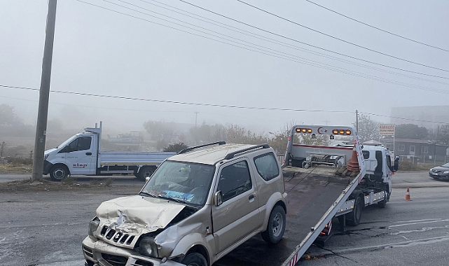 Sisli hava zincirleme kazayı beraberinde getirdi: 2 yaralı