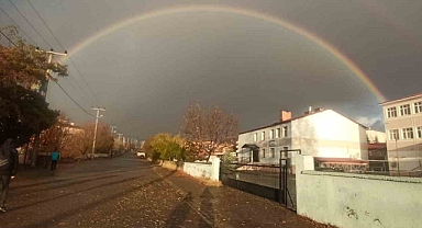 Tatvan’da gökkuşağı görsel şölen sundu