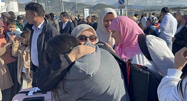 Umre yolcuları dualarla uğurlandı