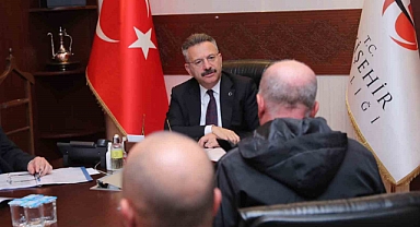 Vali Aksoy, Halk Günü Toplantısında vatandaşlarla buluştu