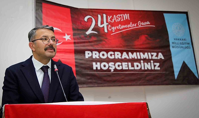 Vali Ali Çelik öğretmenler onuruna yemek verdi