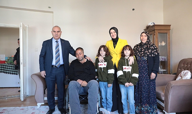 Vali Koç ve eşi Neslihan Gül Koç özel gereksinimli aile ile bir araya geldi