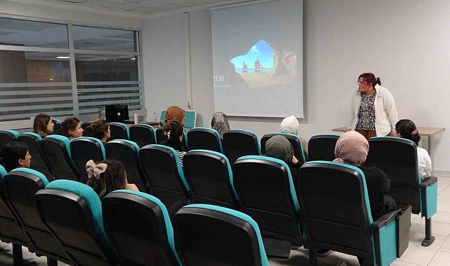Van Eğitim ve Araştırma Hastanesi gebe okulunda anne adaylarına eğitim düzenledi