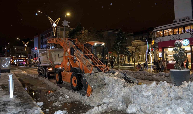 Van'da 24 yerleşim yerinin yolu ulaşıma kapandı