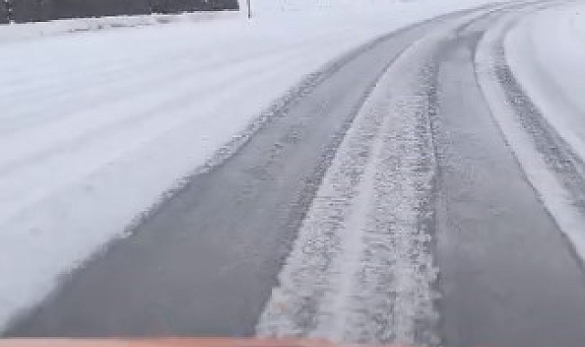 Van'da karayolları ekiplerinin kar mesaisi başladı