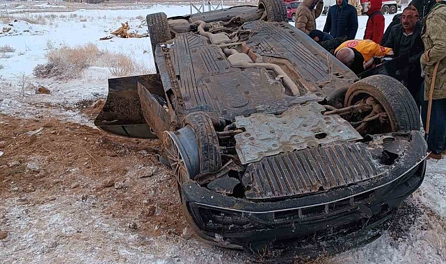 Van'da kontrolden çıkan otomobil takla attı: 1 yaralı