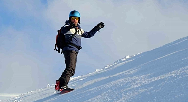 Zigana’nın zirvelerinde snowboard keyfi