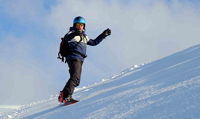 Zigana’nın zirvelerinde snowboard keyfi
