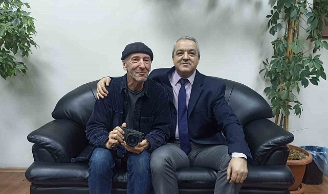 44 yıl önce Erzurum'da fotoğrafladığı çocuğa ulaştı