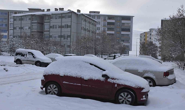77 köy yolun ulaşıma kapandı